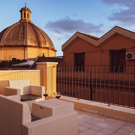Luxury Suite La Terrazza In Pieno Centro In กาญารี ภายนอก รูปภาพ